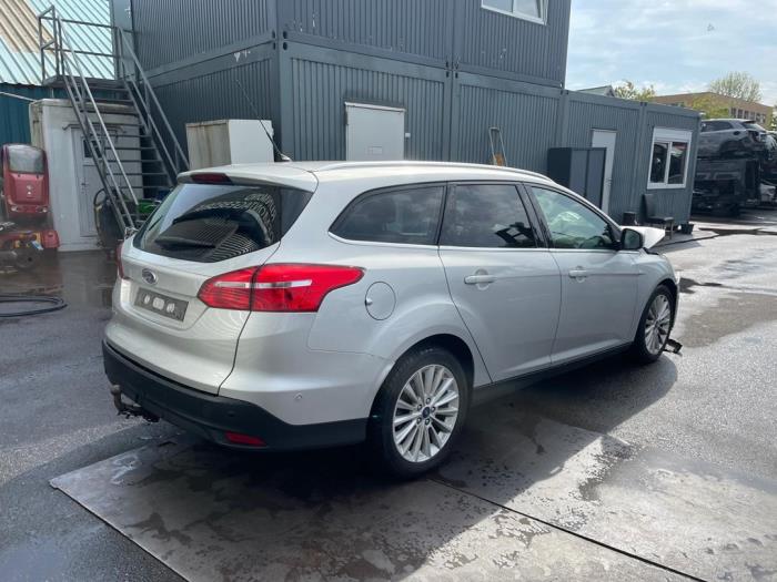 Ford Focus 3 Wagon 1.5 TDCi Sloopvoertuig (2015, Licht, Zilvergrijs)