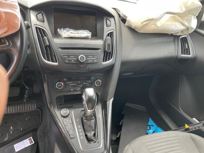 Ford Focus 3 Wagon 1.5 TDCi Sloopvoertuig (2015, Licht, Zilvergrijs)