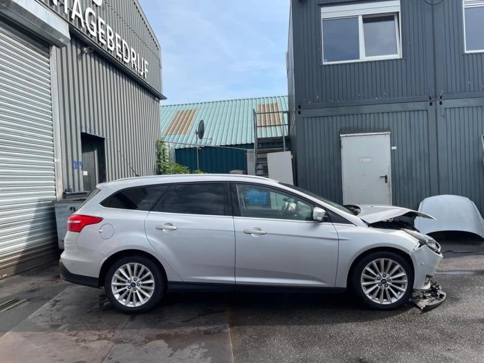 Ford Focus 3 Wagon 1.5 TDCi Sloopvoertuig (2015, Licht, Zilvergrijs)