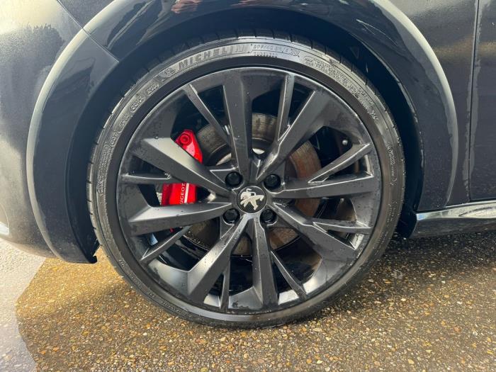 Peugeot 208 I 1.6 16V GTI Sloopvoertuig (2016, Zwart, Rood)