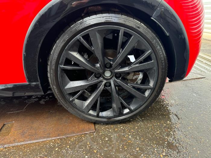 Peugeot 208 I 1.6 16V GTI Sloopvoertuig (2016, Zwart, Rood)