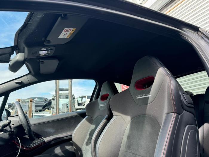 Peugeot 208 I 1.6 16V GTI Sloopvoertuig (2016, Zwart, Rood)