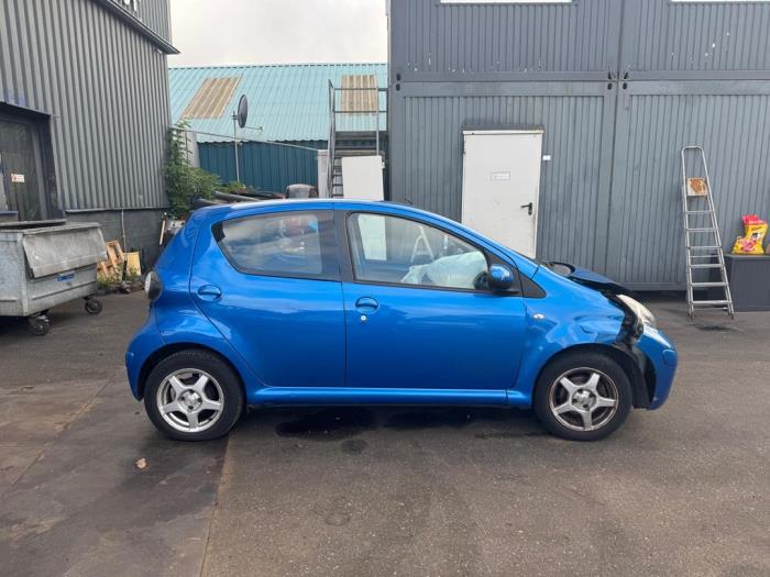 Toyota Aygo 1.0 12V VVT-i Sloopvoertuig (2012, Blauw)