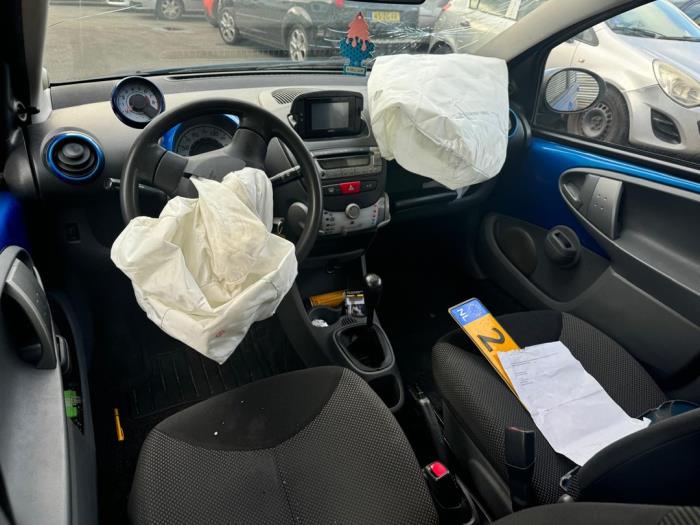 Toyota Aygo 1.0 12V VVT-i Sloopvoertuig (2012, Blauw)