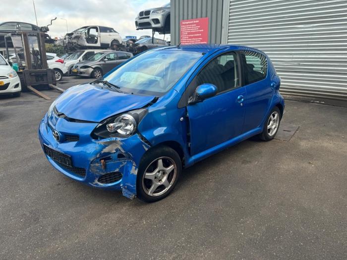 Toyota Aygo 1.0 12V VVT-i Sloopvoertuig (2012, Blauw)