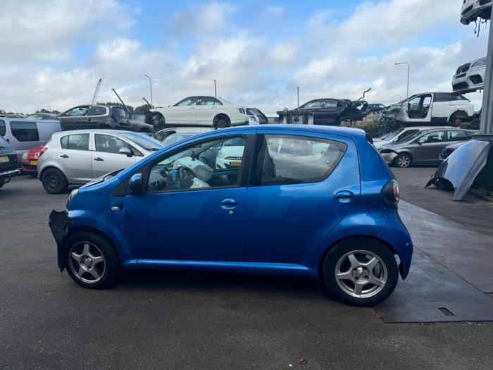 Toyota Aygo 1.0 12V VVT-i Sloopvoertuig (2012, Blauw)