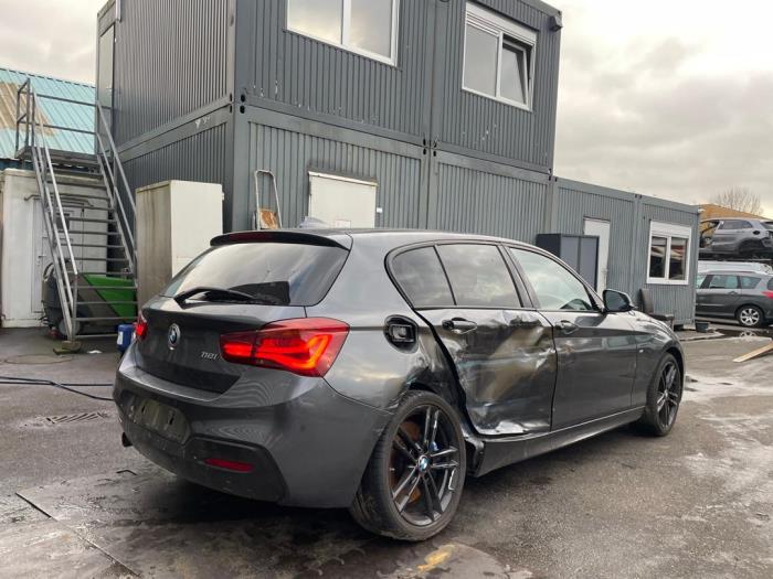 BMW 1 serie 118i 1.5 TwinPower 12V Sloopvoertuig (2017, Metallic, Zilvergrijs, Muisgrijs)