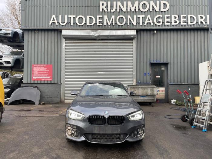 BMW 1 serie 118i 1.5 TwinPower 12V Sloopvoertuig (2017, Metallic, Zilvergrijs, Muisgrijs)