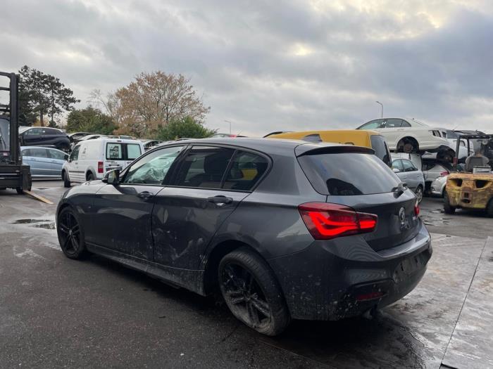 BMW 1 serie 118i 1.5 TwinPower 12V Sloopvoertuig (2017, Metallic, Zilvergrijs, Muisgrijs)