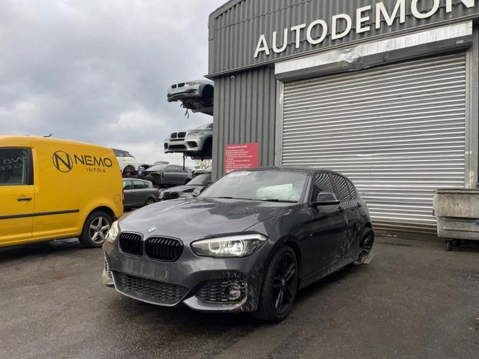 BMW 1 serie 118i 1.5 TwinPower 12V Sloopvoertuig (2017, Metallic, Zilvergrijs, Muisgrijs)