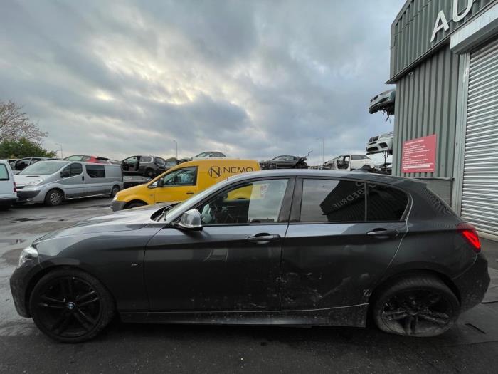 BMW 1 serie 118i 1.5 TwinPower 12V Sloopvoertuig (2017, Metallic, Zilvergrijs, Muisgrijs)