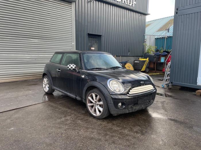 Mini Mini 1.6 16V One Sloopvoertuig (2010, Metallic, Zwart)