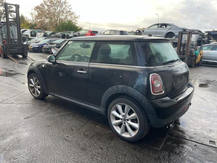Mini Mini 1.6 16V One Sloopvoertuig (2010, Metallic, Zwart)