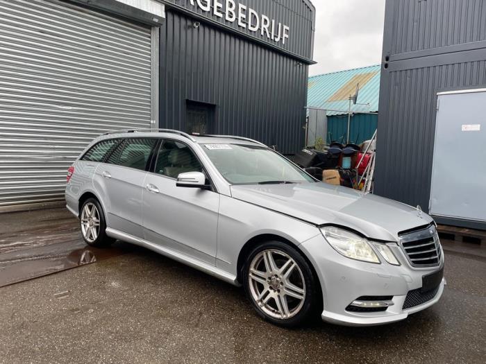 Mercedes E Estate E-250 CDI 16V BlueEfficiency,BlueTEC Sloopvoertuig (2012, Zilvergrijs)