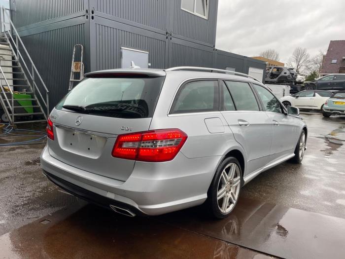 Mercedes E Estate E-250 CDI 16V BlueEfficiency,BlueTEC Sloopvoertuig (2012, Zilvergrijs)