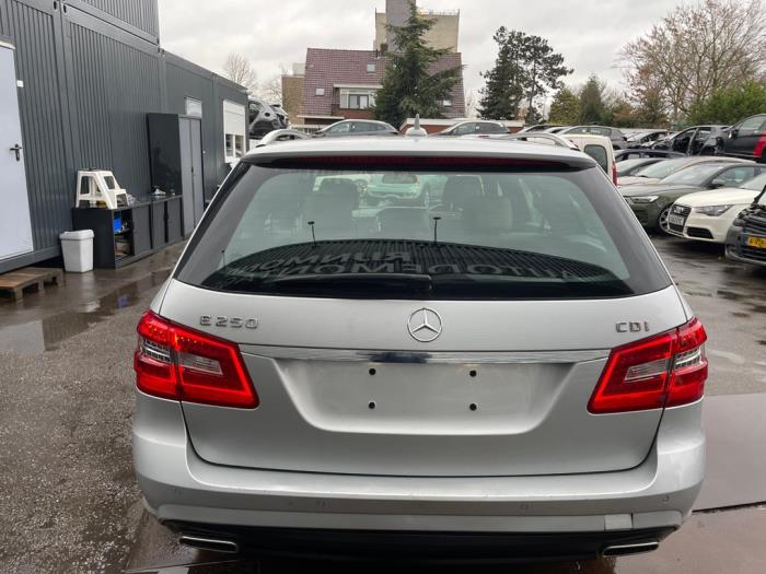 Mercedes E Estate E-250 CDI 16V BlueEfficiency,BlueTEC Sloopvoertuig (2012, Zilvergrijs)