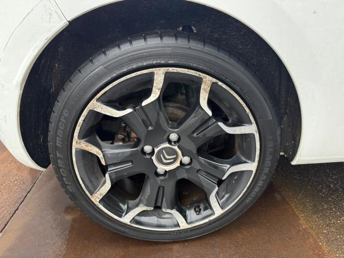 Citroen DS3 Cabrio 1.6 16V VTi 120 Sloopvoertuig (2014, Metallic, Wit)