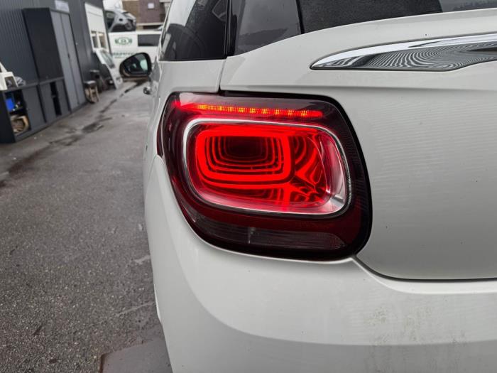 Citroen DS3 Cabrio 1.6 16V VTi 120 Sloopvoertuig (2014, Metallic, Wit)