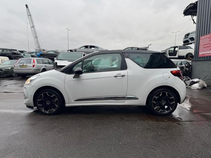 Citroen DS3 Cabrio 1.6 16V VTi 120 Sloopvoertuig (2014, Metallic, Wit)