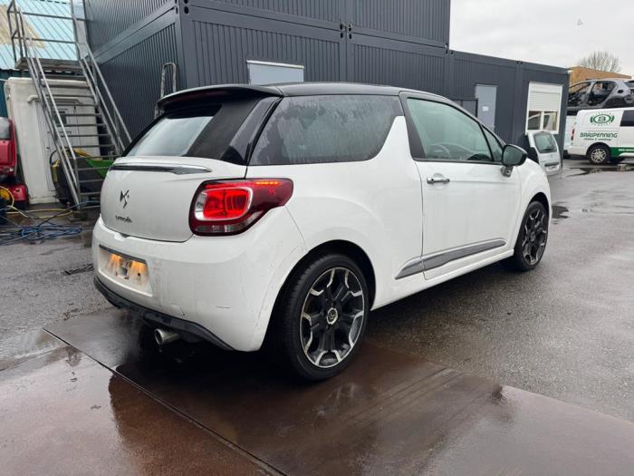 Citroen DS3 Cabrio 1.6 16V VTi 120 Sloopvoertuig (2014, Metallic, Wit)