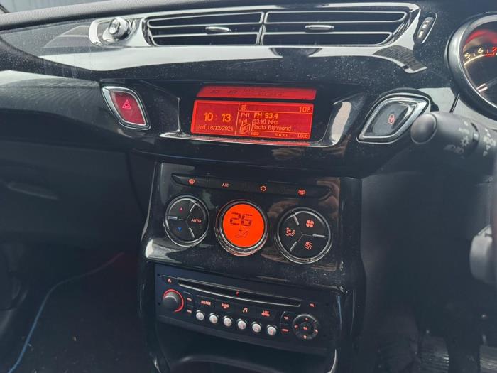 Citroen DS3 Cabrio 1.6 16V VTi 120 Sloopvoertuig (2014, Metallic, Wit)