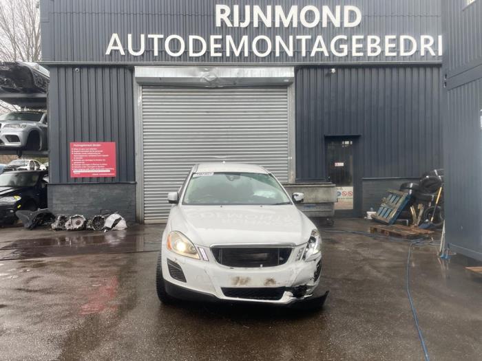 Volvo XC60 I 2.0 DRIVe 20V Sloopvoertuig (2011, Metallic, Wit)