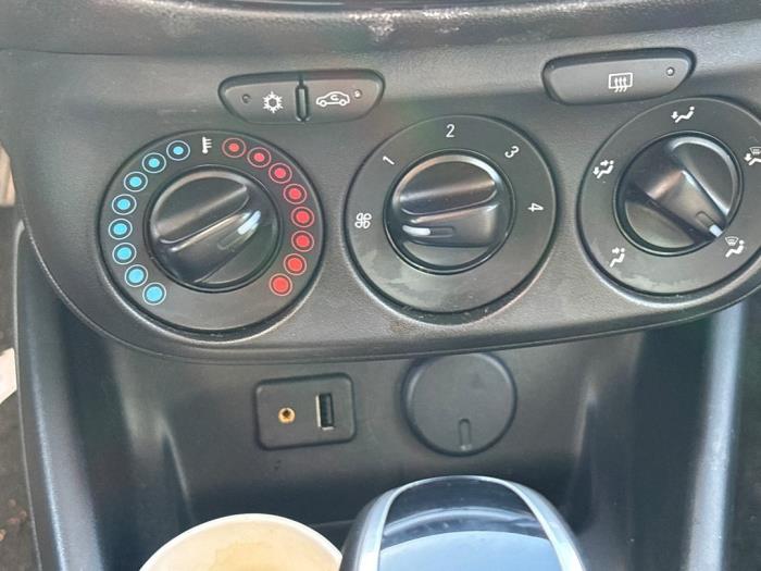 Opel Corsa E 1.3 CDTi 16V ecoFLEX Sloopvoertuig (2015, Zwart)