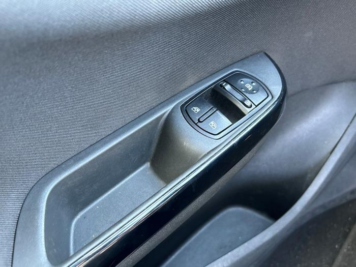 Opel Corsa E 1.3 CDTi 16V ecoFLEX Sloopvoertuig (2015, Zwart)