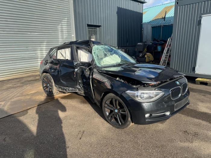 BMW 1 serie 114i 1.6 16V Sloopvoertuig (2014, Zwart)