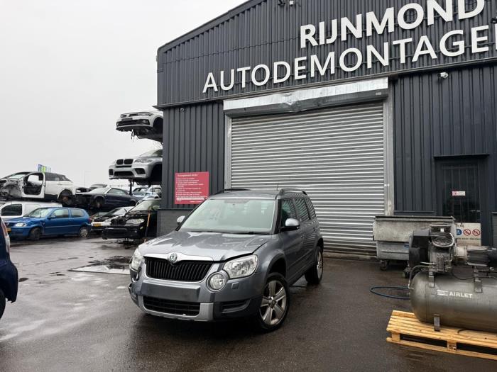 Skoda Yeti 1.2 TSI 16V Sloopvoertuig (2011, Donker, Zilvergrijs)