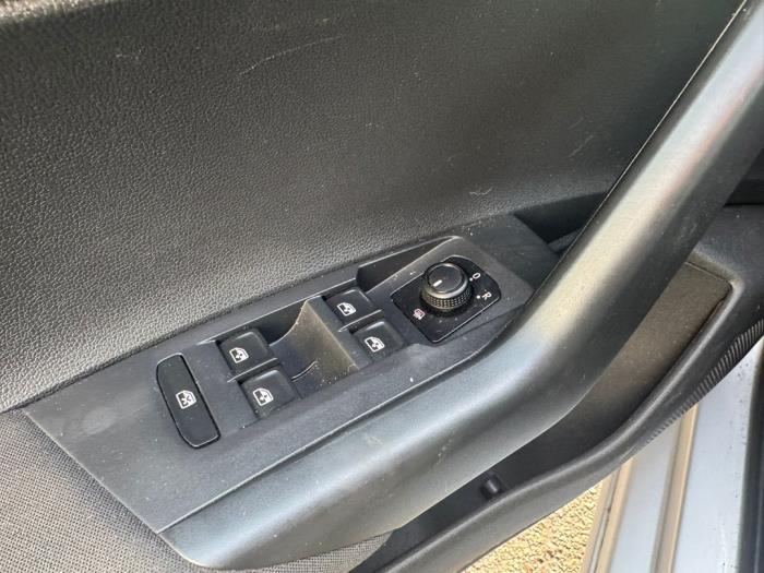 Volkswagen Polo VI 1.0 MPI 12V Sloopvoertuig (2020, Grijs)