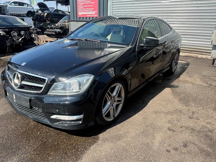 Mercedes C 2.2 C-220 CDI 16V BlueEfficiency Sloopvoertuig (2012, Metallic, Zwart)