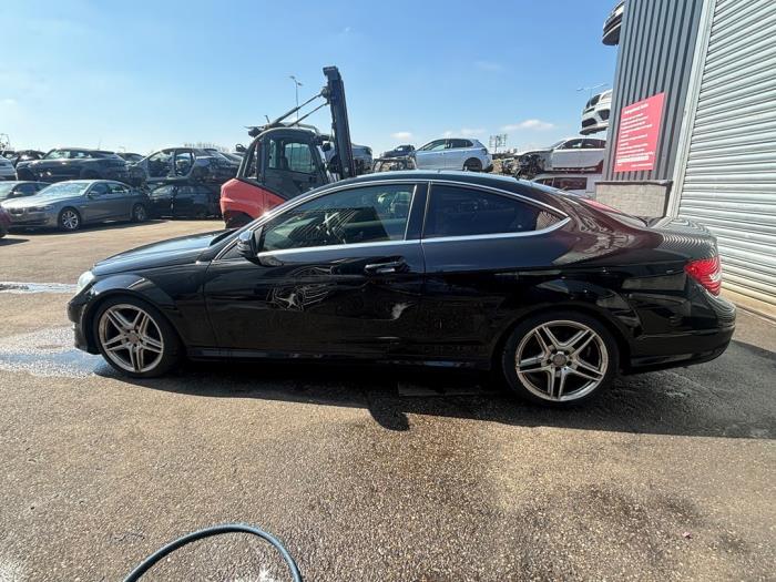 Mercedes C 2.2 C-220 CDI 16V BlueEfficiency Sloopvoertuig (2012, Metallic, Zwart)
