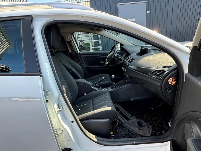 Renault Megane III Grandtour 1.5 dCi 110 Sloopvoertuig (2016, Wit)