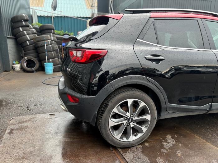 Kia Stonic 1.0i T-GDi 12V Sloopvoertuig (2019, Metallic, Zwart, Rood)