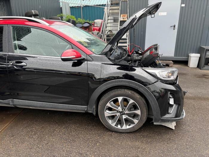 Kia Stonic 1.0i T-GDi 12V Sloopvoertuig (2019, Metallic, Zwart, Rood)
