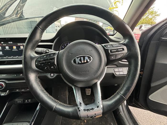Kia Stonic 1.0i T-GDi 12V Sloopvoertuig (2019, Metallic, Zwart, Rood)