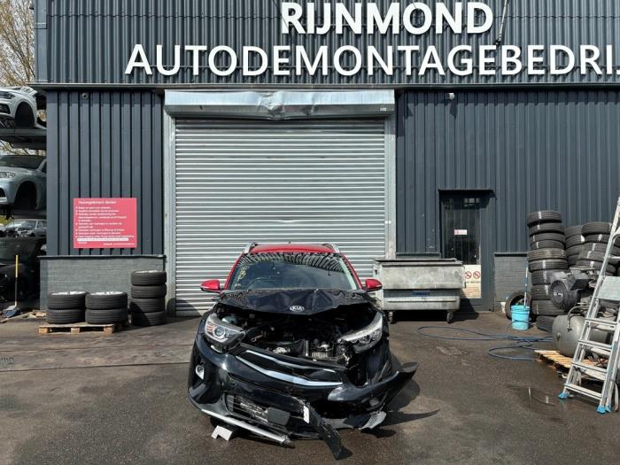 Kia Stonic 1.0i T-GDi 12V Sloopvoertuig (2019, Metallic, Zwart, Rood)