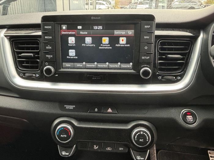 Kia Stonic 1.0i T-GDi 12V Sloopvoertuig (2019, Metallic, Zwart, Rood)