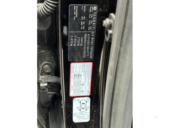 Kia Stonic 1.0i T-GDi 12V Sloopvoertuig (2019, Metallic, Zwart, Rood)