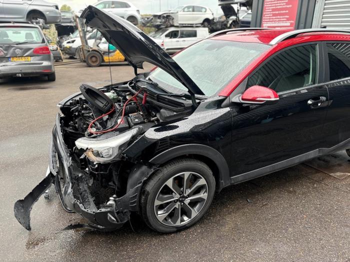 Kia Stonic 1.0i T-GDi 12V Sloopvoertuig (2019, Metallic, Zwart, Rood)