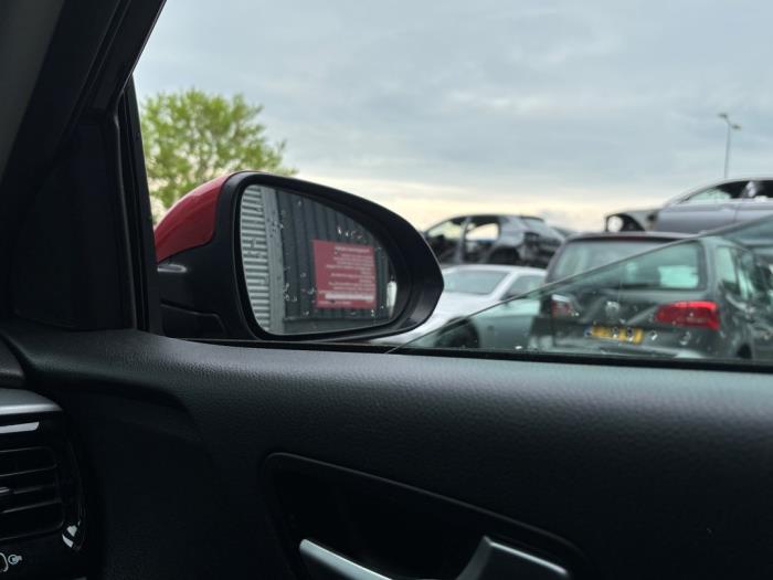 Kia Stonic 1.0i T-GDi 12V Sloopvoertuig (2019, Metallic, Zwart, Rood)