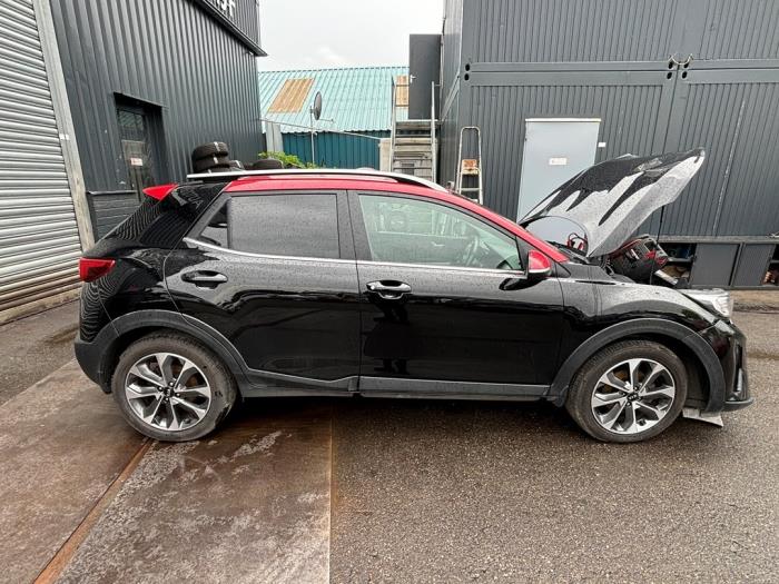 Kia Stonic 1.0i T-GDi 12V Sloopvoertuig (2019, Metallic, Zwart, Rood)