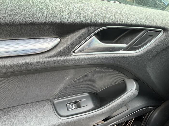 Audi A3 Sportback 1.6 TDI Ultra 16V Sloopvoertuig (2016, Zwart)