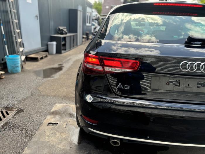 Audi A3 Sportback 1.6 TDI Ultra 16V Sloopvoertuig (2016, Zwart)