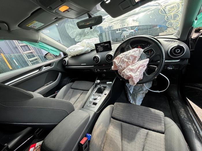 Audi A3 Sportback 1.6 TDI Ultra 16V Sloopvoertuig (2016, Zwart)