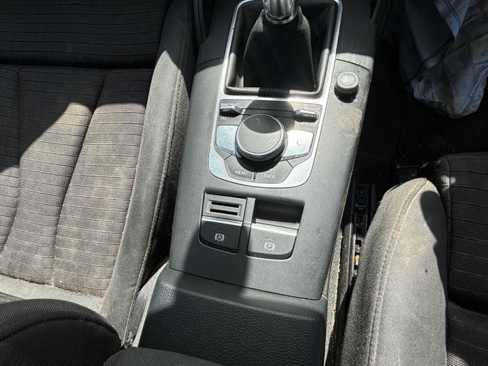 Audi A3 Sportback 1.6 TDI Ultra 16V Sloopvoertuig (2016, Zwart)