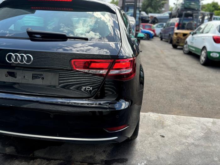 Audi A3 Sportback 1.6 TDI Ultra 16V Sloopvoertuig (2016, Zwart)