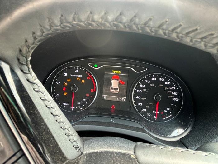 Audi A3 Sportback 1.6 TDI Ultra 16V Sloopvoertuig (2016, Zwart)