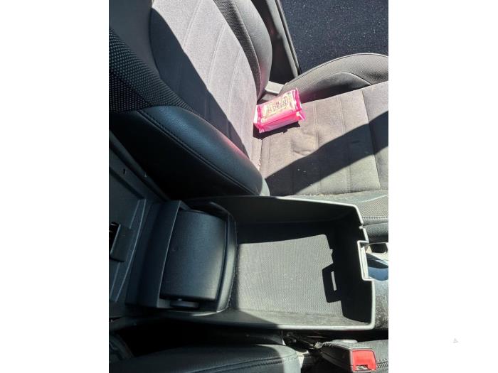 Nissan Juke 1.2 DIG-T 16V Sloopvoertuig (2016, Donker, Zilvergrijs, Muisgrijs)